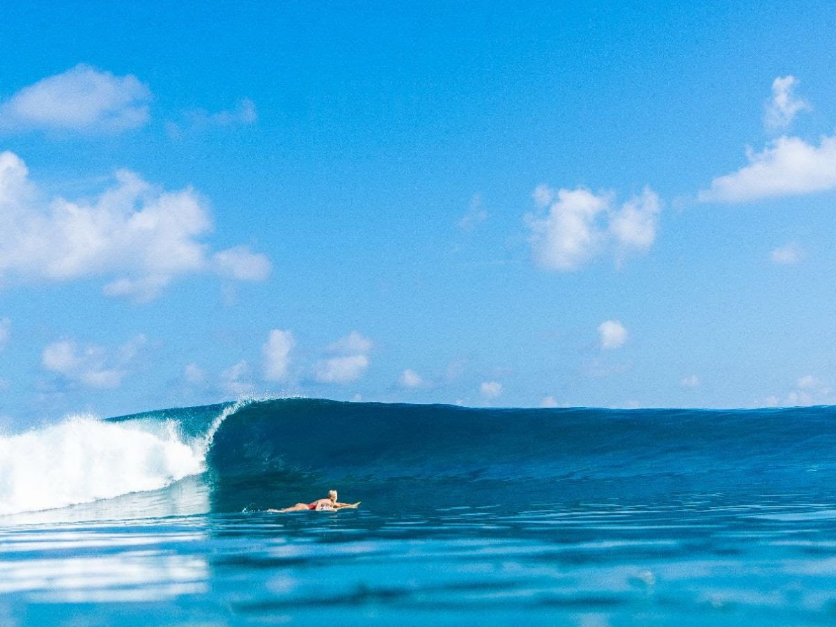Central Atoll Surfing 