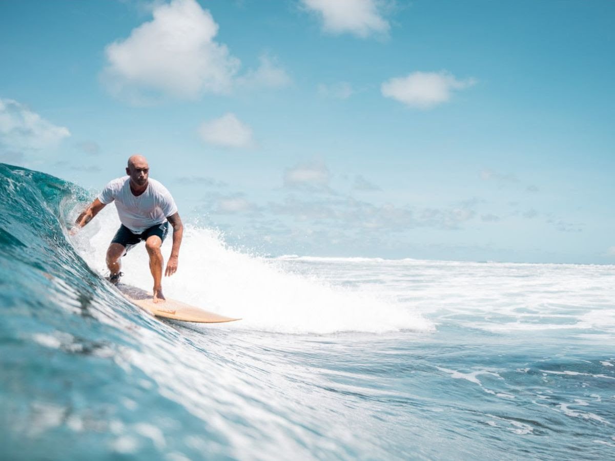 Desroches Surfing