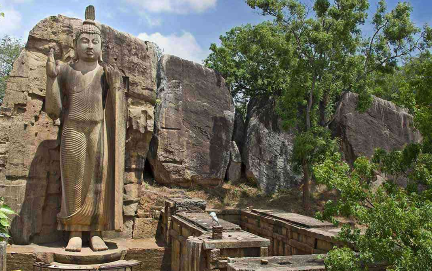 Alfresco Lunch Among UNESCO Ruins