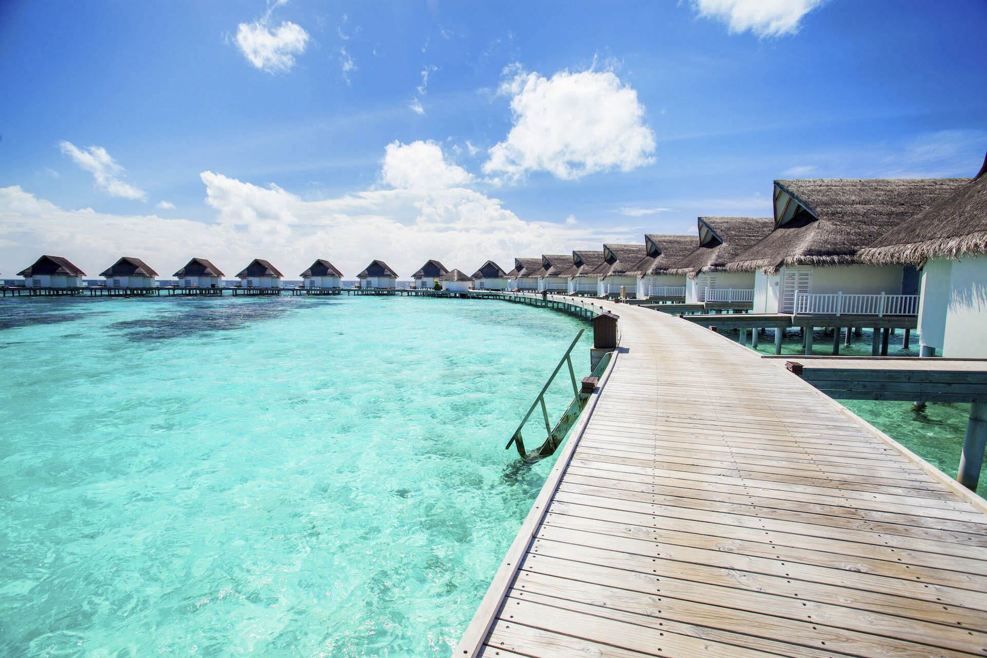 Centara grand island resort. Мальдивы Сан Исланд Резорт спа. Отель Sun Island Resort Spa 5 Мальдивы. Мальдивы Centara Grand Island. Остров Налагурайду Мальдивы.