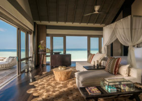 Three Bedroom Beach Villa - Master Bedroom