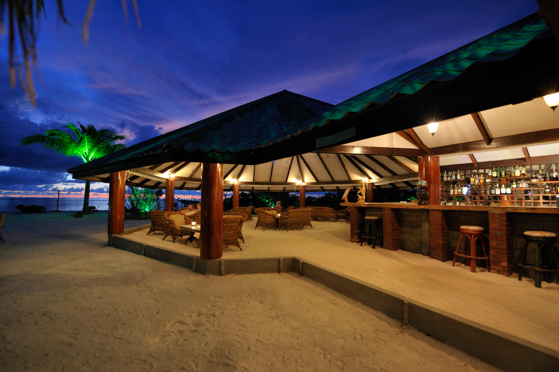Fun island. Фан Айленд Мальдивы. Fun Island Resort Maldives. Айленд Резорт Армения. Отель Мальдивы fun Island Resort фото.